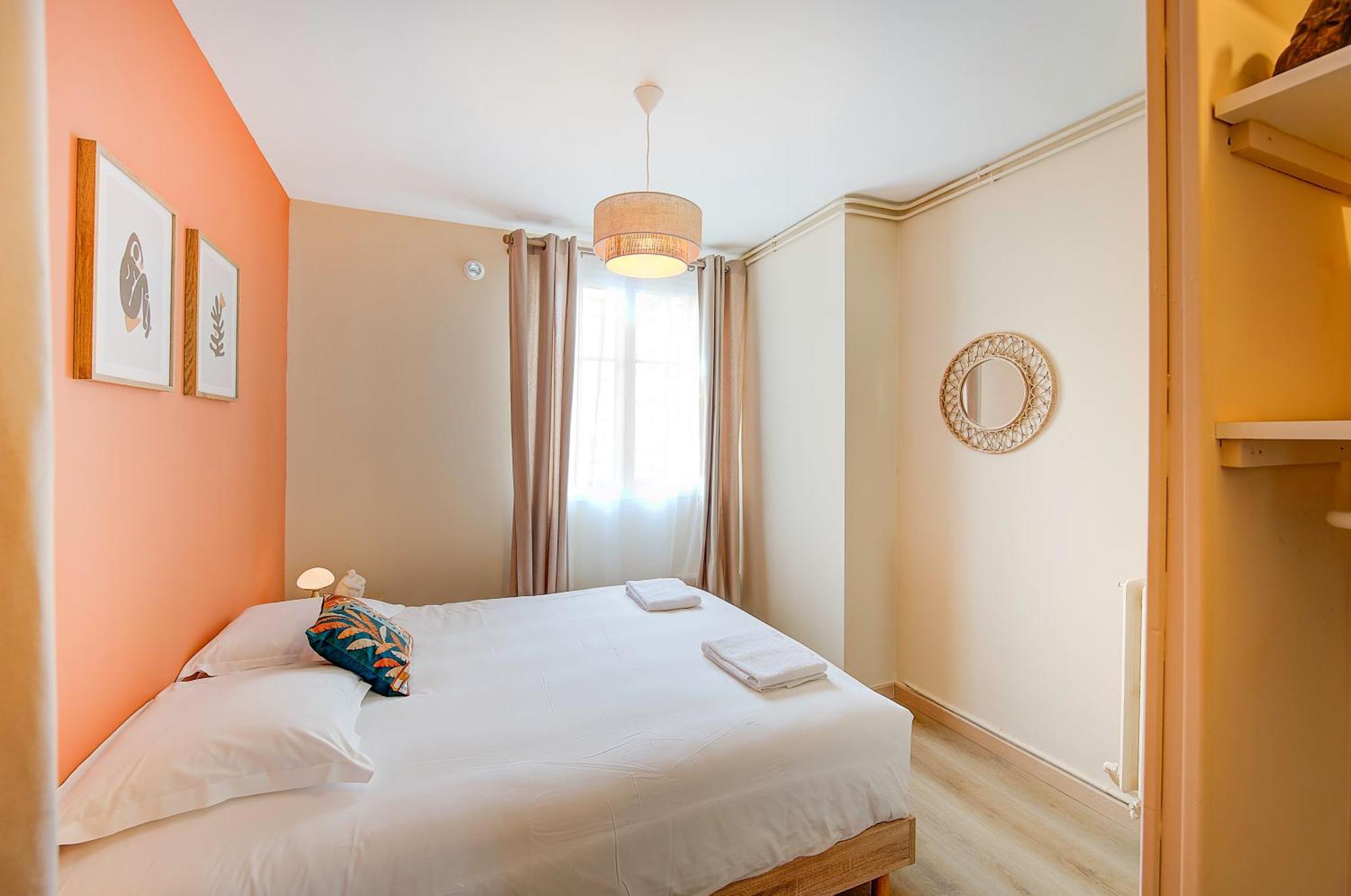L'Oeillet - Place Plumereau Tours Extérieur photo