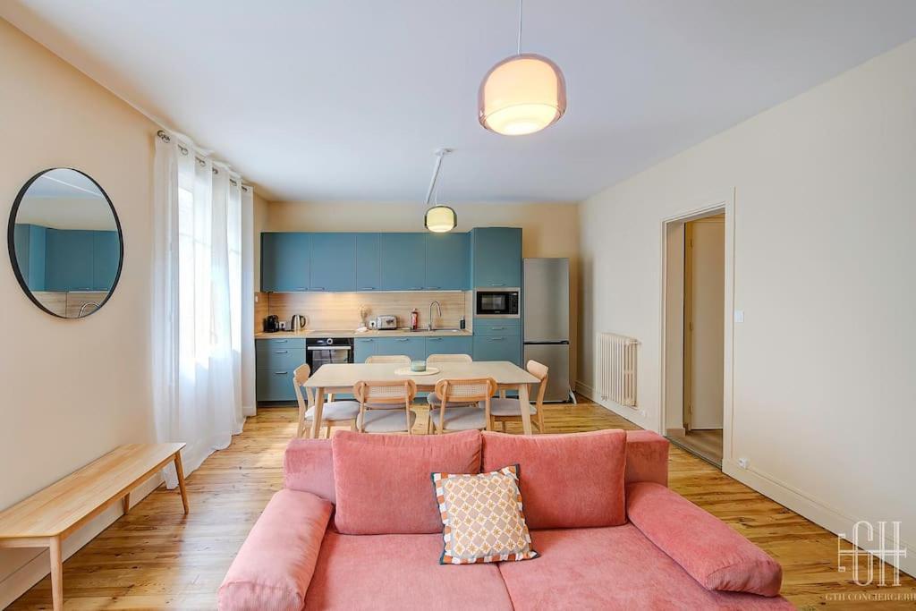 L'Oeillet - Place Plumereau Tours Extérieur photo
