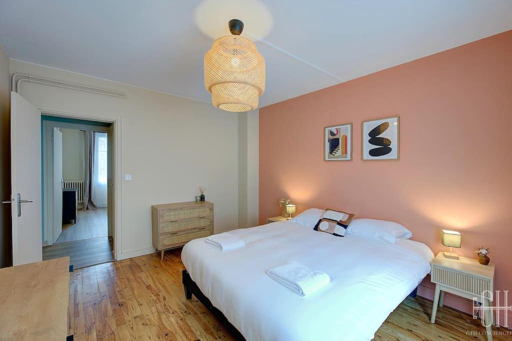 L'Oeillet - Place Plumereau Tours Extérieur photo